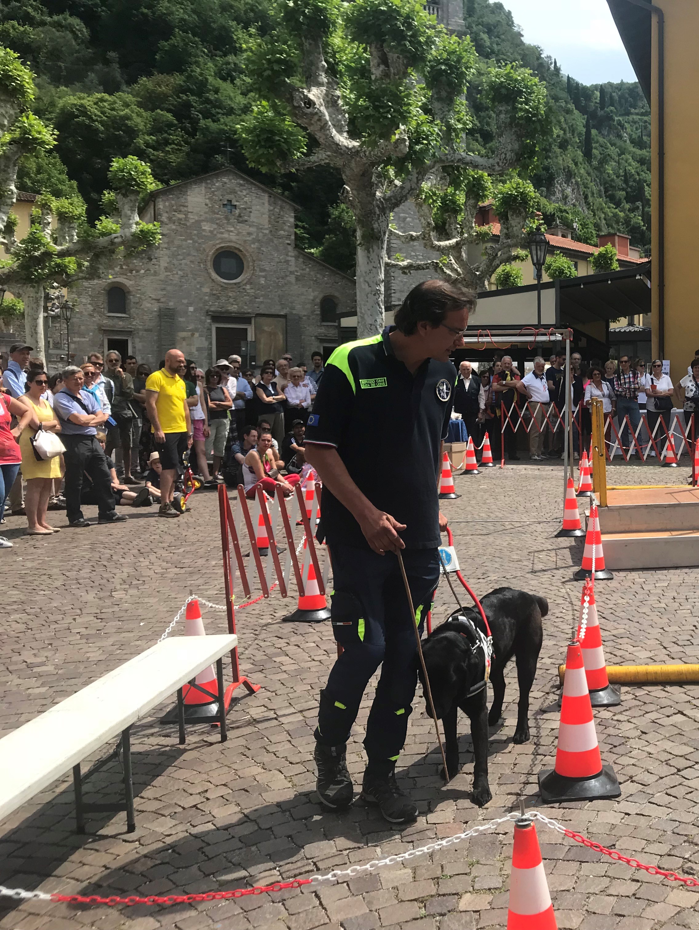 Solidarietà e gola a Varenna per donare un cane guida 